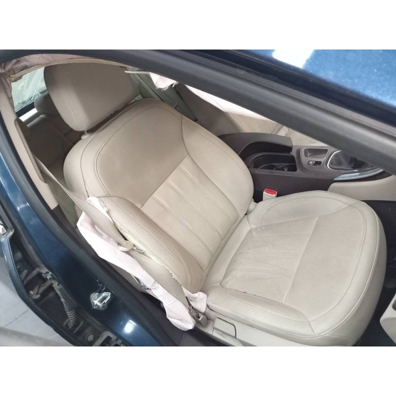 opel insignia berlina del año 2012