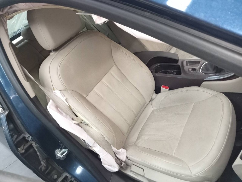 opel insignia berlina del año 2012