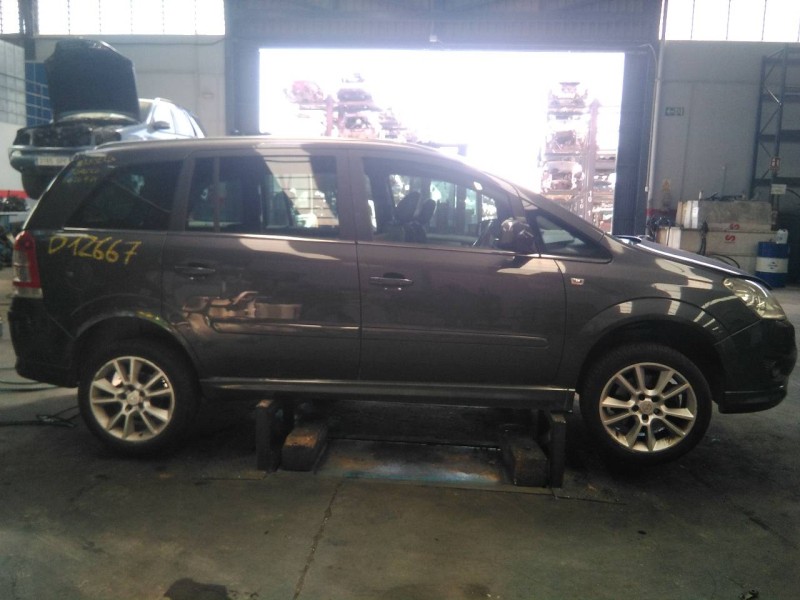 opel zafira b del año 2009