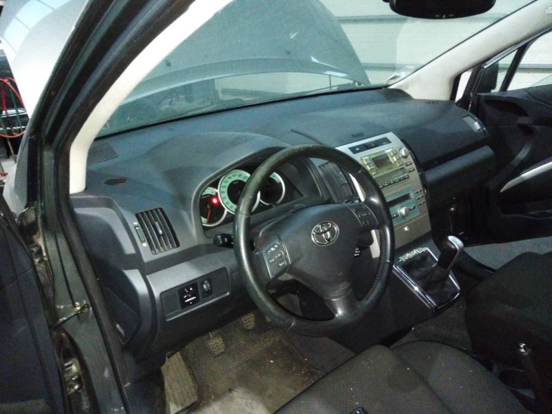 toyota corolla verso (r1) del año 2007