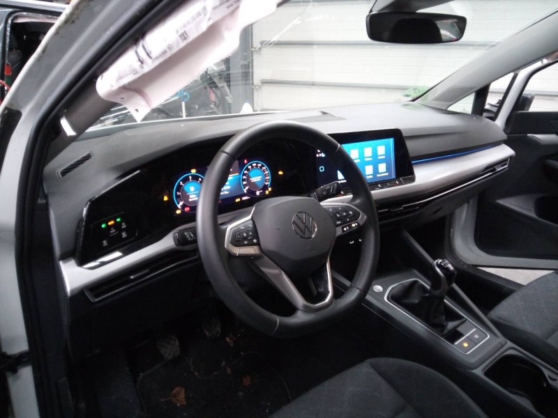 volkswagen golf viii lim. (cd1) del año 2023