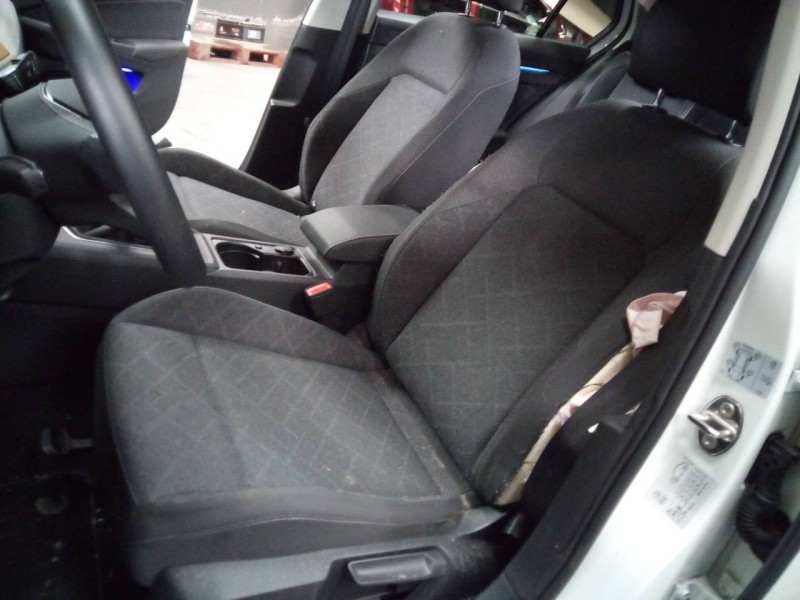 volkswagen golf viii lim. (cd1) del año 2023