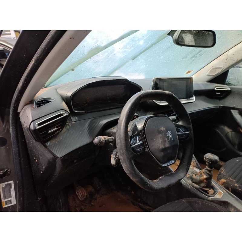 peugeot 2008 (p1) del año 2021