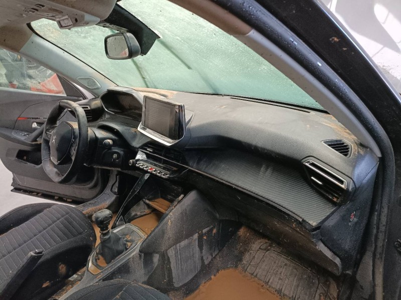 peugeot 2008 (p1) del año 2021