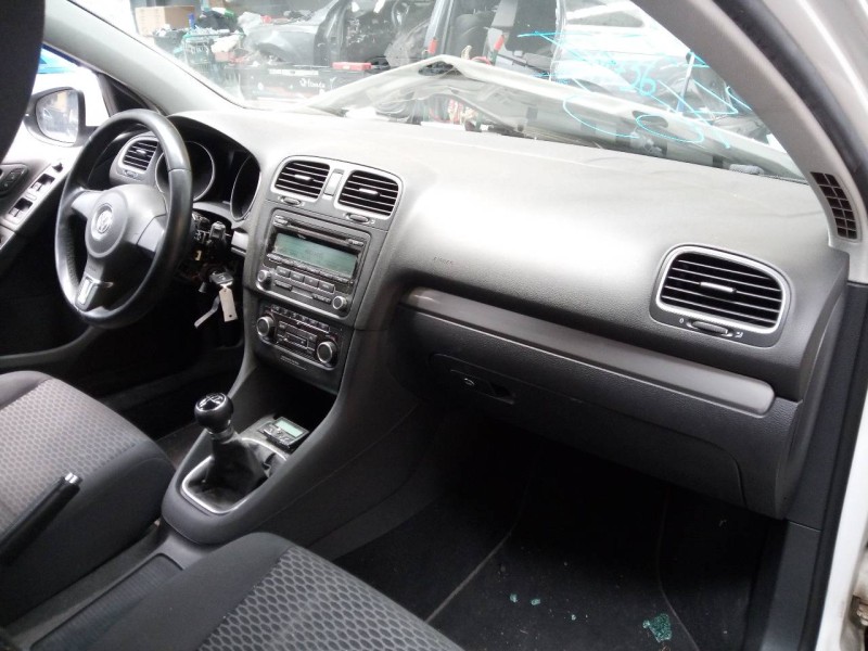 volkswagen golf vi (5k1) del año 2011