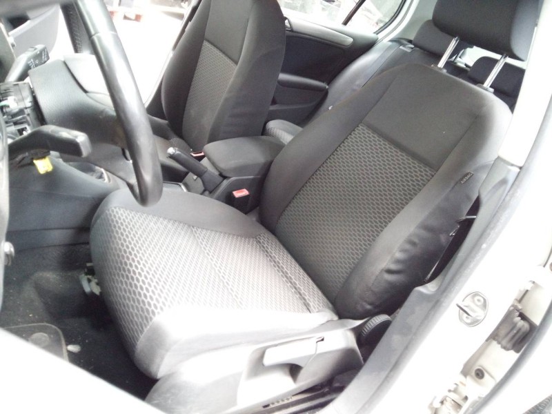 volkswagen golf vi (5k1) del año 2011