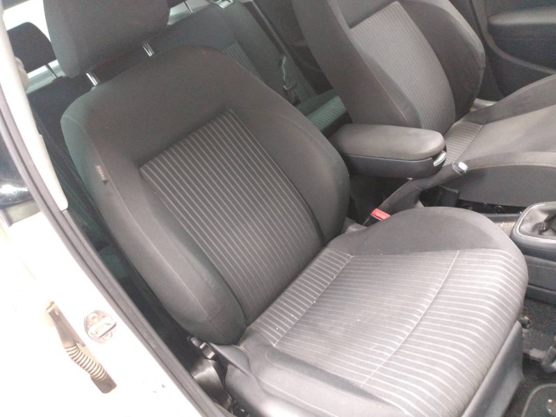 volkswagen polo (6r1) del año 2012