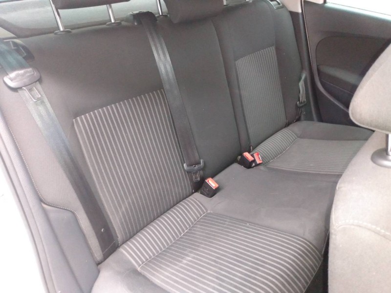 volkswagen polo (6r1) del año 2012