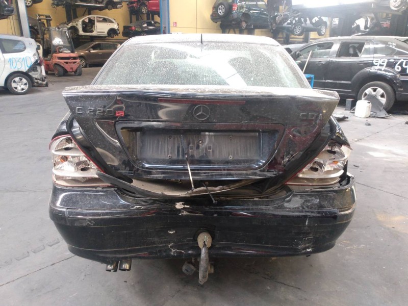 mercedes-benz clase c (w203) berlina del año 2005