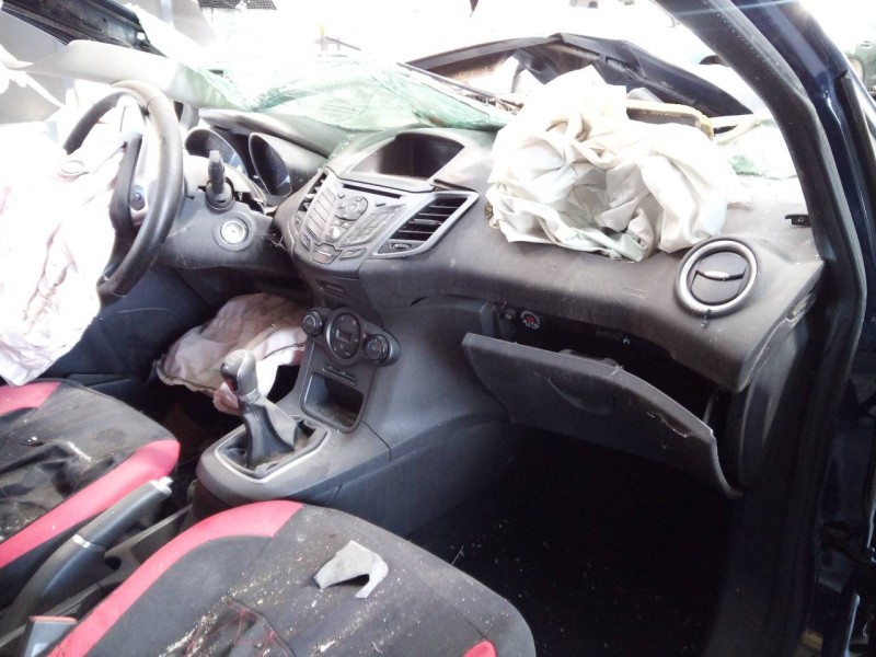 ford fiesta (ccn) del año 2015