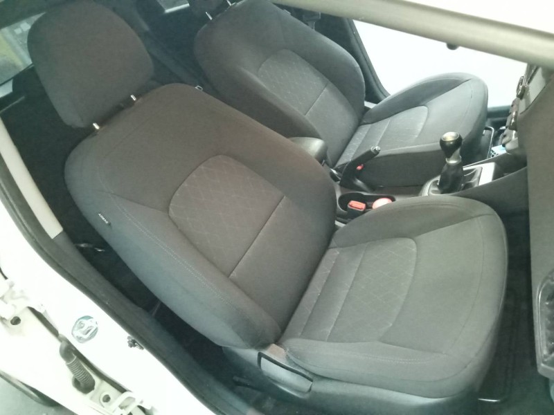 kia rio del año 2016