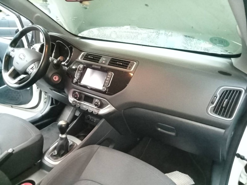 kia rio del año 2016