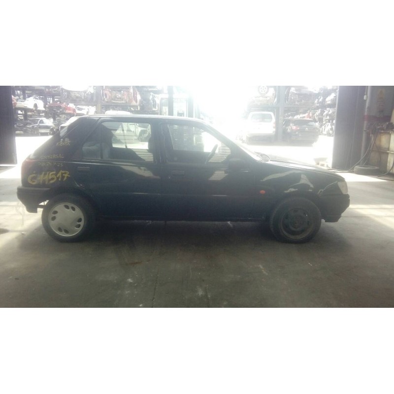 ford fiesta berlina del año 1996