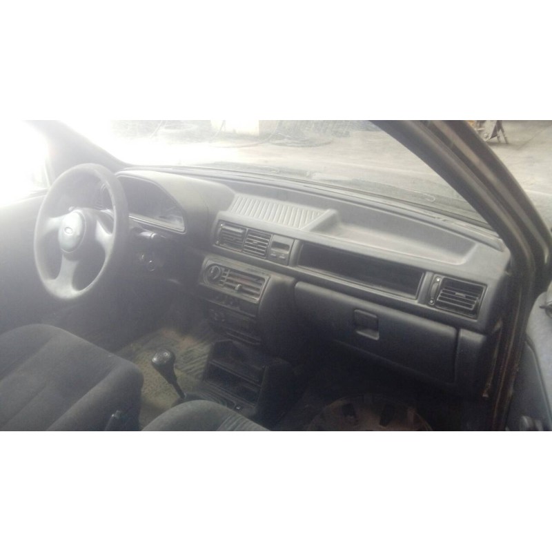 ford fiesta berlina del año 1996