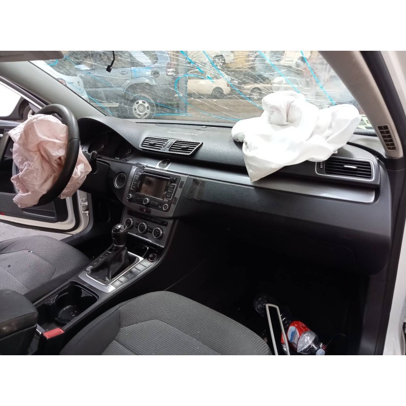 volkswagen passat lim. (362) del año 2014