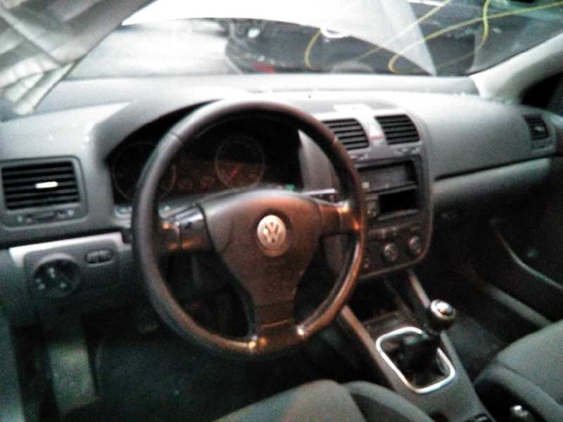 volkswagen golf v berlina (1k1) del año 2006