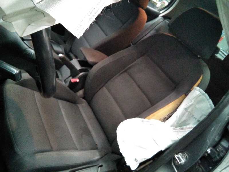 volkswagen golf v berlina (1k1) del año 2006