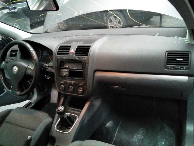 volkswagen golf v berlina (1k1) del año 2006