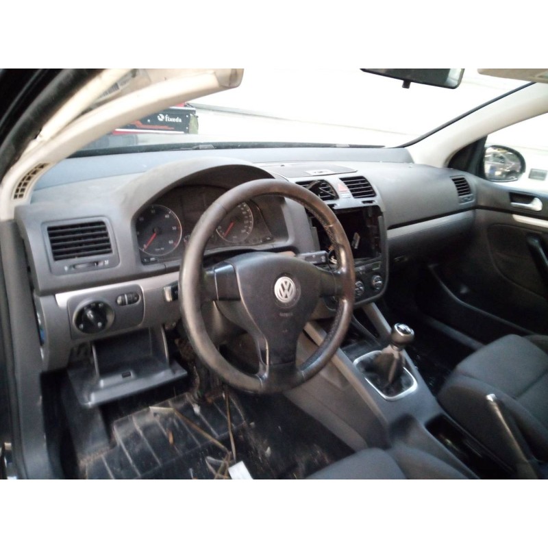 volkswagen golf v berlina (1k1) del año 2006