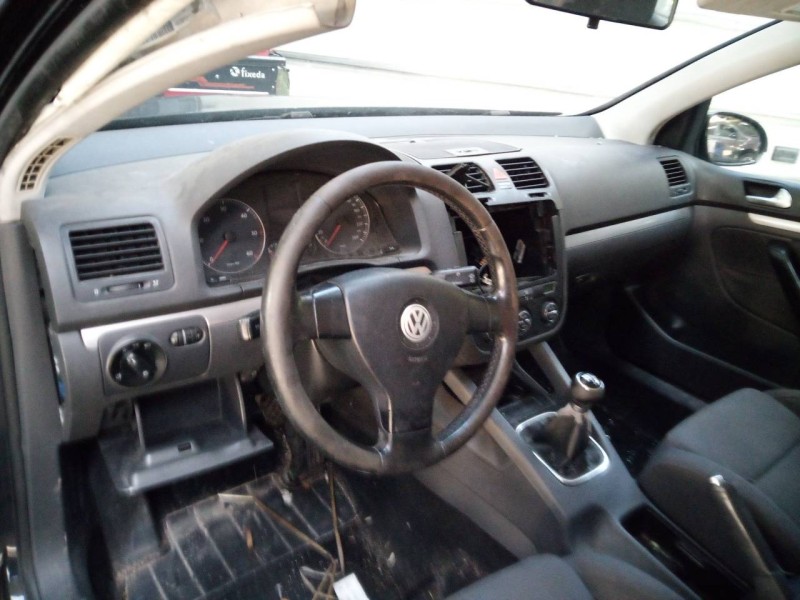 volkswagen golf v berlina (1k1) del año 2006