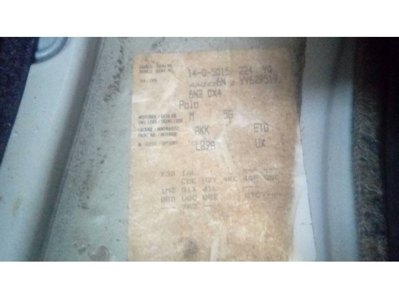 volkswagen polo berlina (6n2) del año 2000