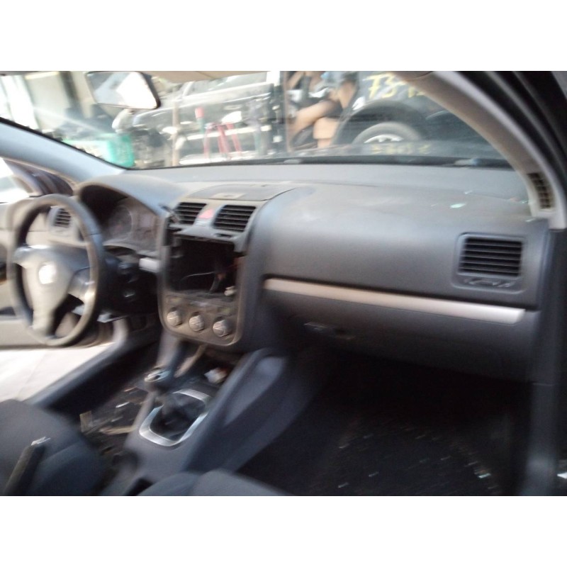 volkswagen golf v berlina (1k1) del año 2006