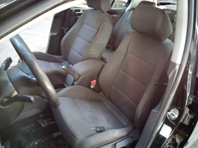 volkswagen golf v berlina (1k1) del año 2006