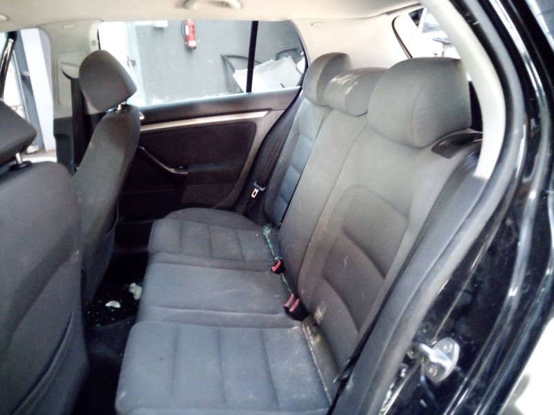 volkswagen golf v berlina (1k1) del año 2006