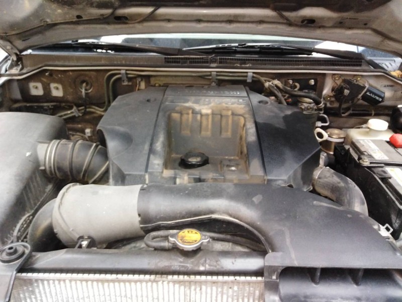 mitsubishi montero (v60/v70) del año 2003