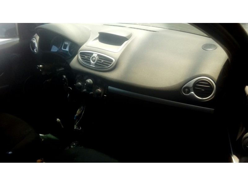 renault clio iii del año 2008