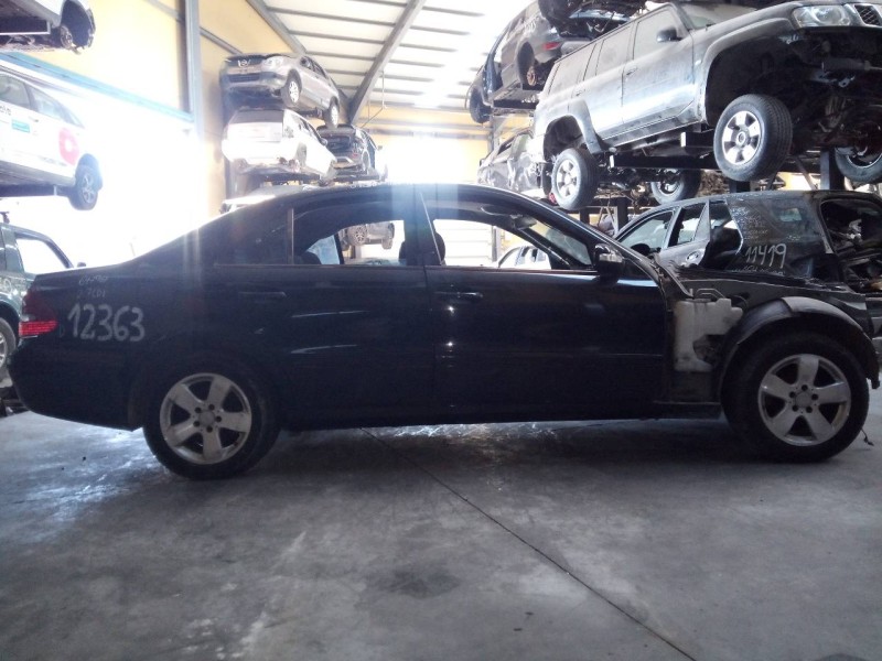 mercedes-benz clase e (w211) berlina del año 2003