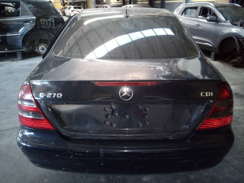 mercedes-benz clase e (w211) berlina del año 2003