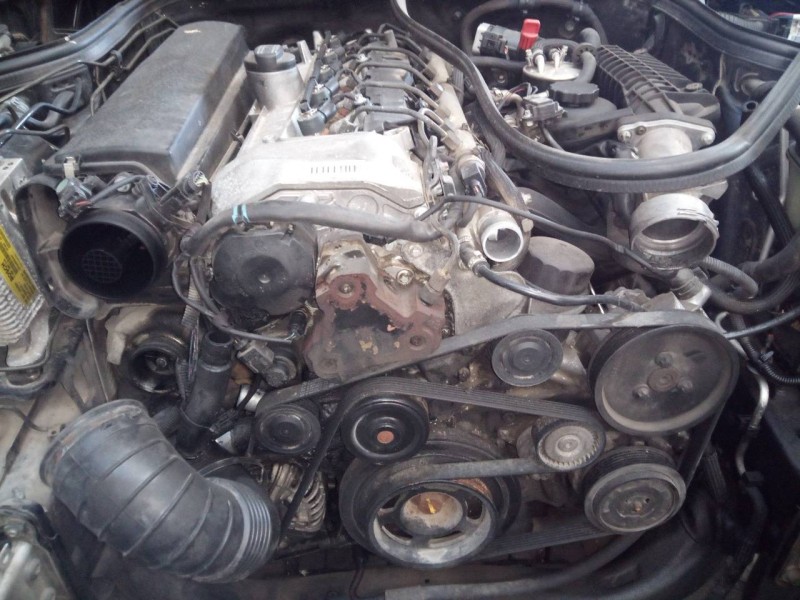 mercedes-benz clase e (w211) berlina del año 2003