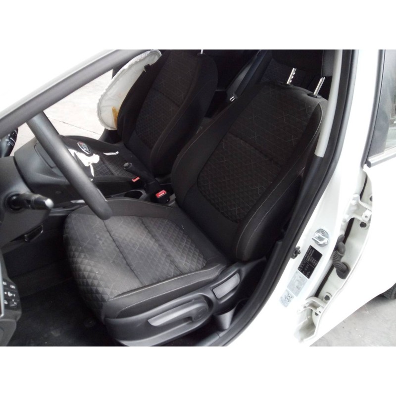 kia rio (yb) del año 2017