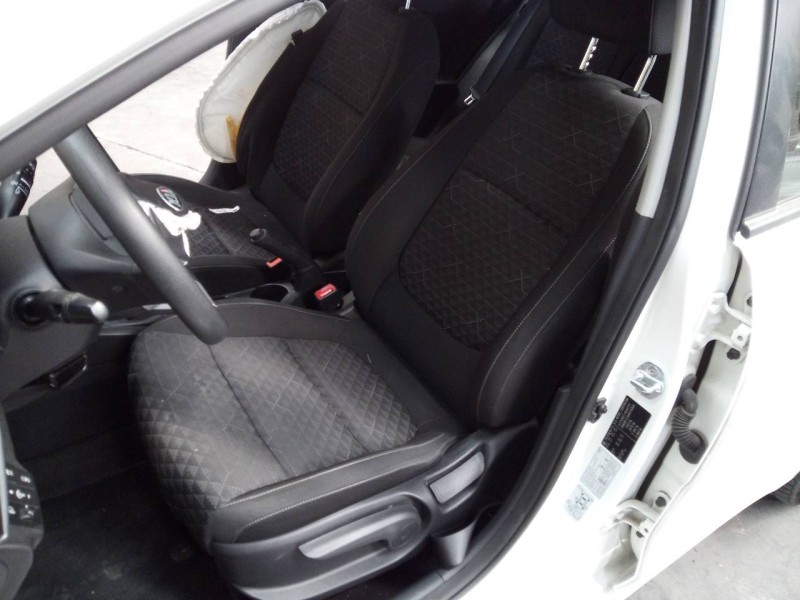 kia rio (yb) del año 2017