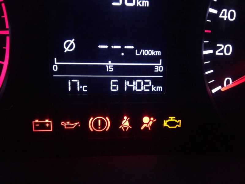 kia rio (yb) del año 2017