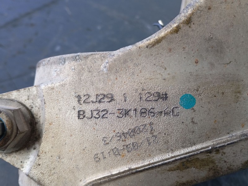 Recambio de mangueta delantera izquierda para land rover evoque prestige referencia OEM IAM BJ323K186AG  