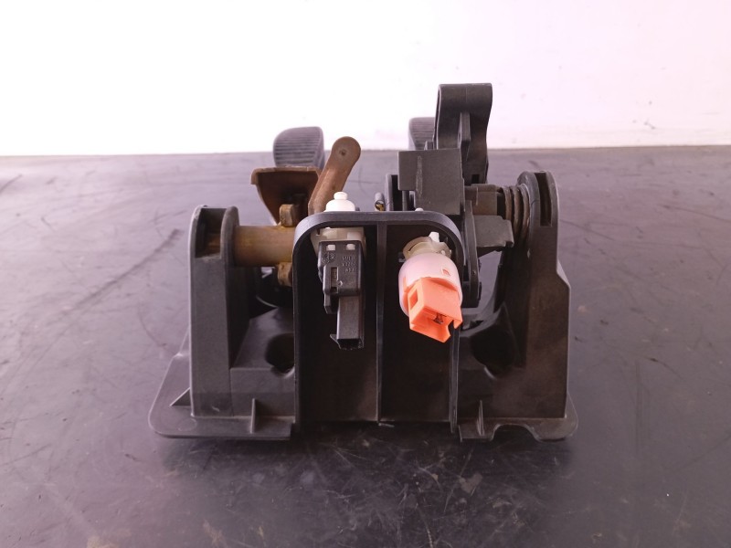 Recambio de pedal embrague para ford ka (ccu) titanium referencia OEM IAM LS392748 51804329 