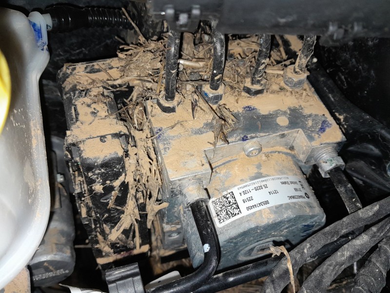 Recambio de abs para jeep compass (mp, m6, mv, m7) 1.4 multiair referencia OEM IAM P68402396AC  