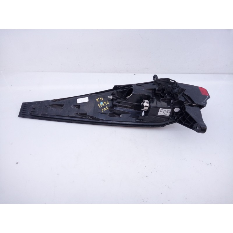 Recambio de piloto trasero derecho para toyota c-hr (x2, h2) phev hybrid awd gr sport referencia OEM IAM   