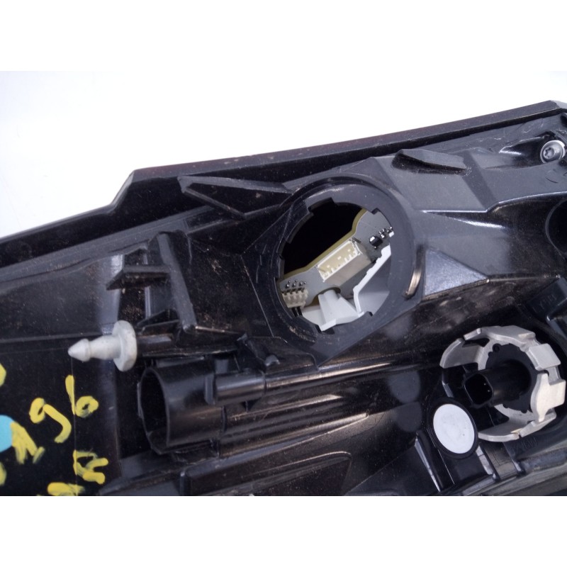 Recambio de piloto trasero derecho para toyota c-hr (x2, h2) phev hybrid awd gr sport referencia OEM IAM   