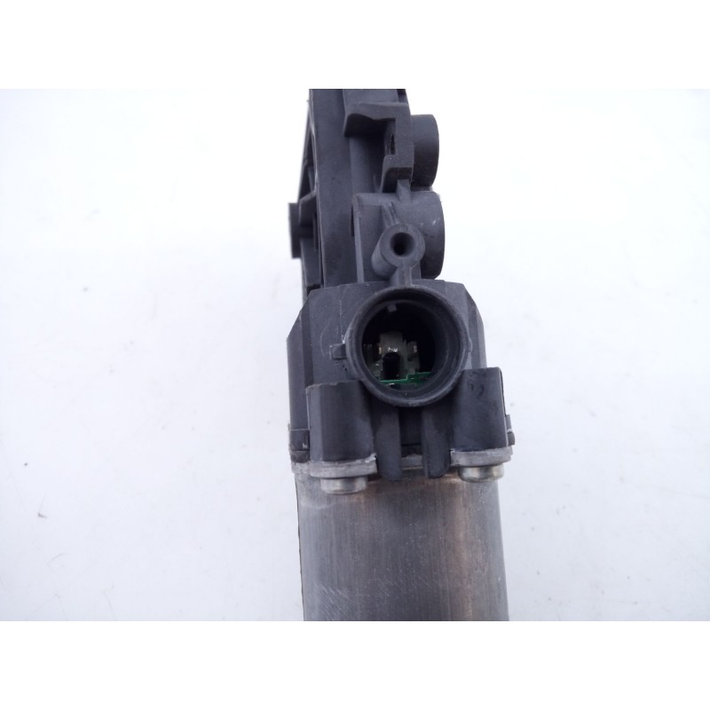 Recambio de elevalunas delantero derecho para hyundai ix35 classic 2wd referencia OEM IAM 402390B  