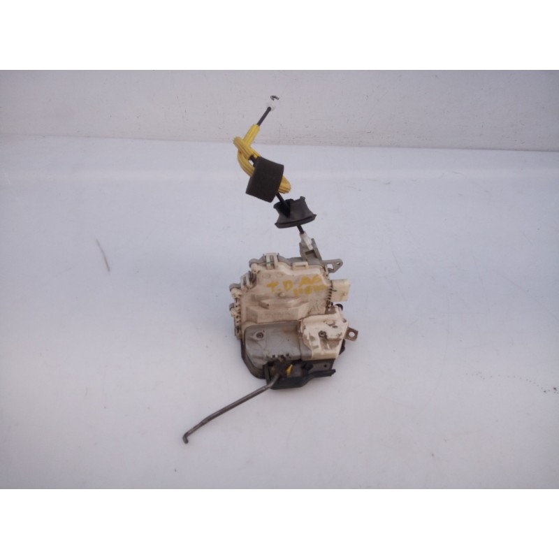 Recambio de cerradura puerta trasera derecha para audi a6 berlina (4f2) 2.7 tdi referencia OEM IAM   