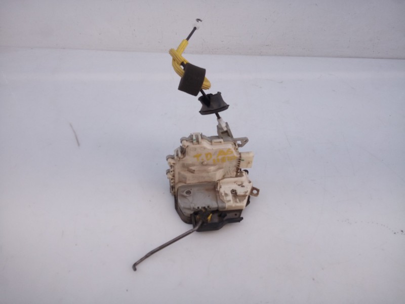 Recambio de cerradura puerta trasera derecha para audi a6 berlina (4f2) 2.7 tdi referencia OEM IAM   