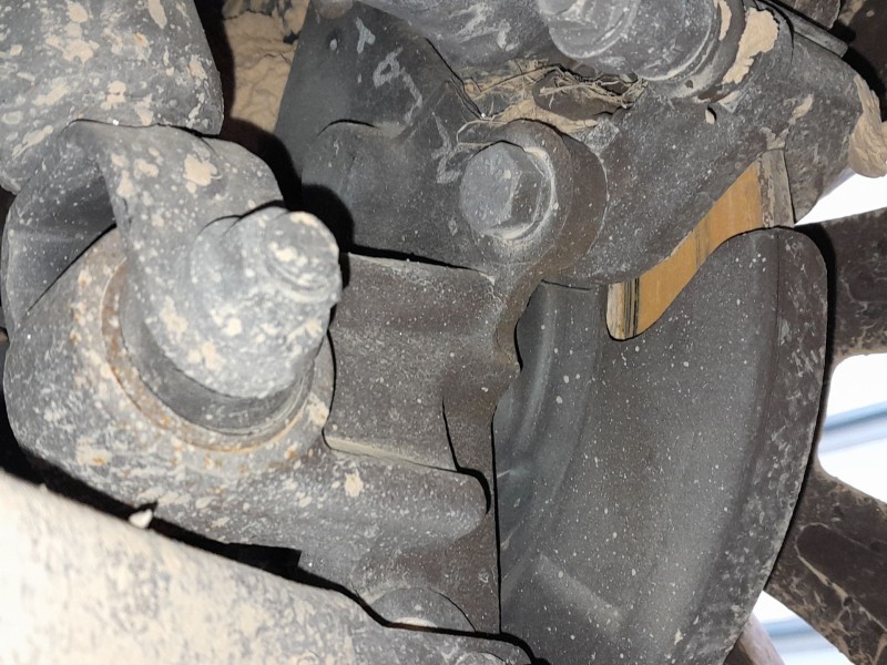 Recambio de mangueta trasera derecha para ssangyong korando (ck) 2.2 xdi referencia OEM IAM   