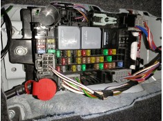 CAJA RELES / FUSIBLES 