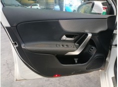 GUARNECIDO PUERTA DELANTERA IZQUIERDA 