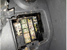 CAJA RELES / FUSIBLES 