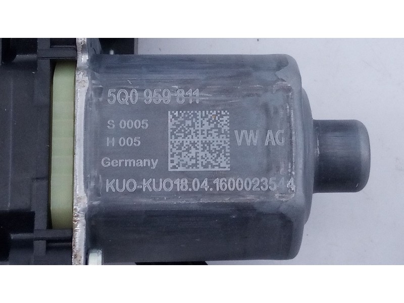 Recambio de elevalunas delantero izquierdo para volkswagen golf vii (5g1, bq1, be1, be2) 1.2 tsi referencia OEM IAM 5Q0959811  