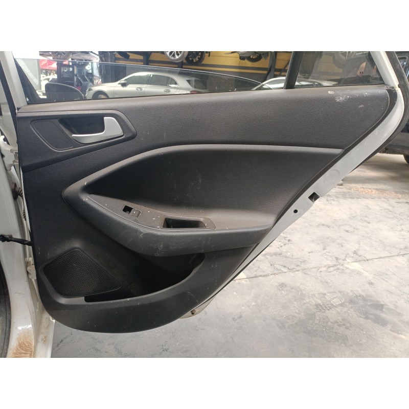 Recambio de guarnecido puerta trasera derecha para hyundai i20 ii (gb, ib) 1.2 referencia OEM IAM   